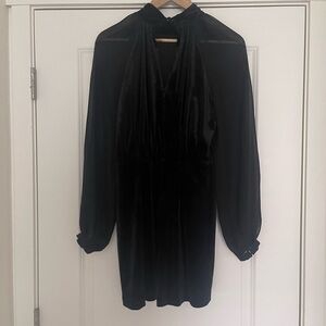 Chic Black Long-Sleeve Promper